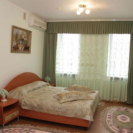 Kristina Hotel Zaporizhia Ngoại thất bức ảnh