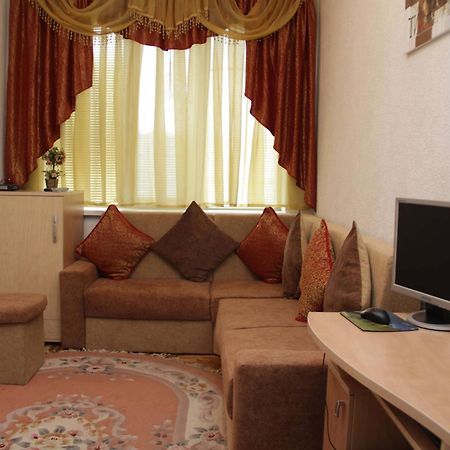 Kristina Hotel Zaporizhia Ngoại thất bức ảnh