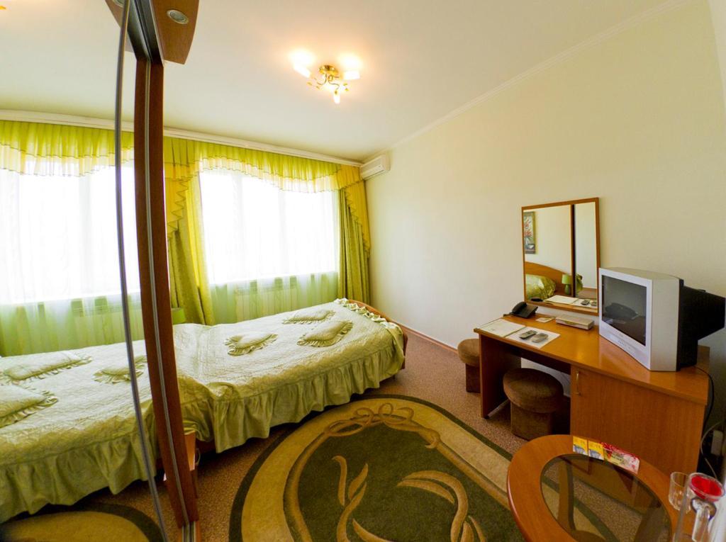 Kristina Hotel Zaporizhia Phòng bức ảnh