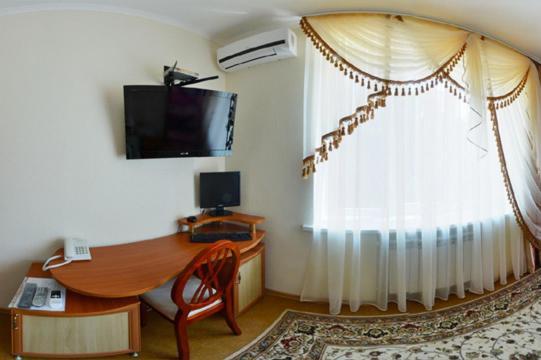 Kristina Hotel Zaporizhia Ngoại thất bức ảnh