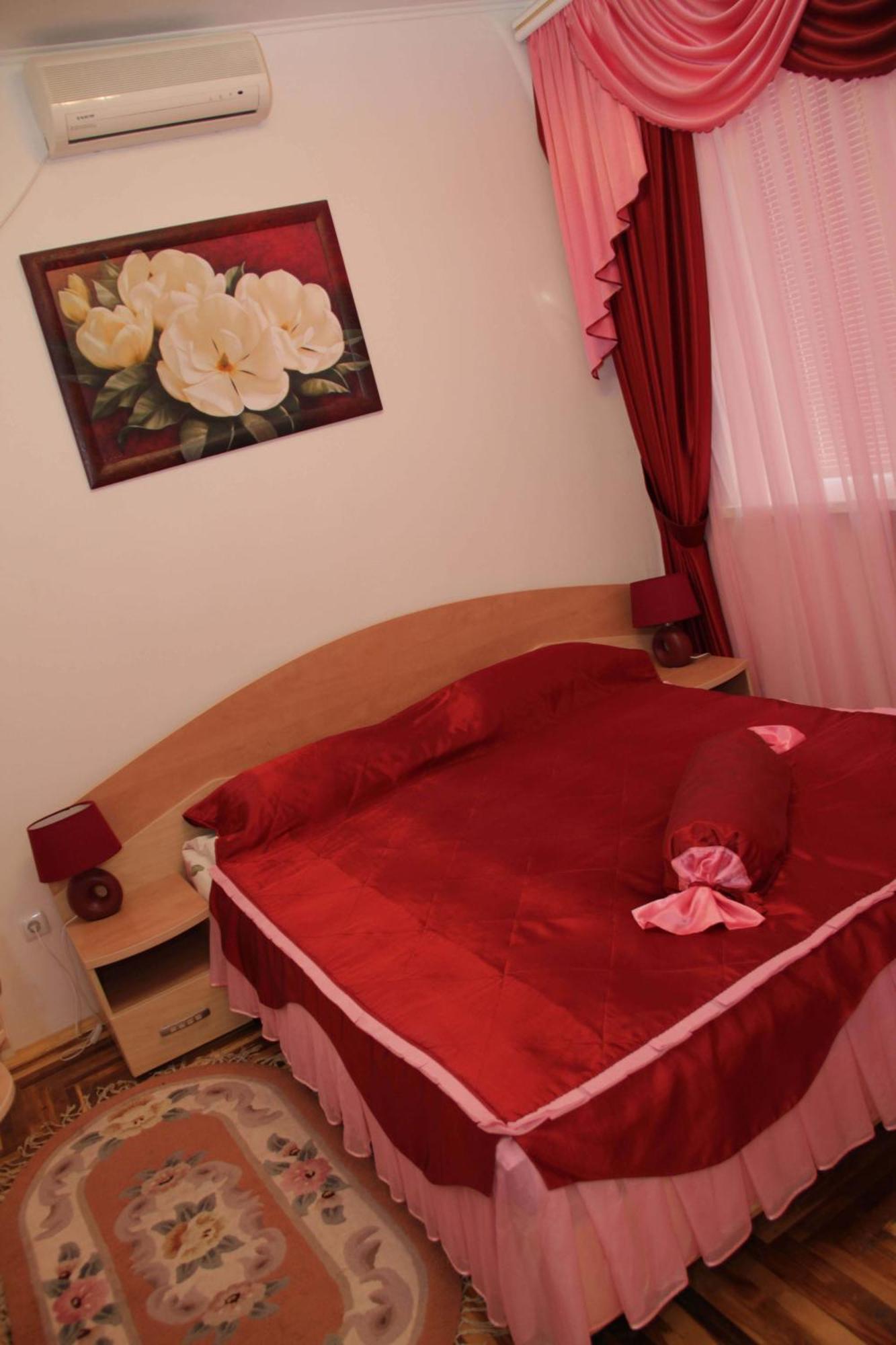 Kristina Hotel Zaporizhia Ngoại thất bức ảnh